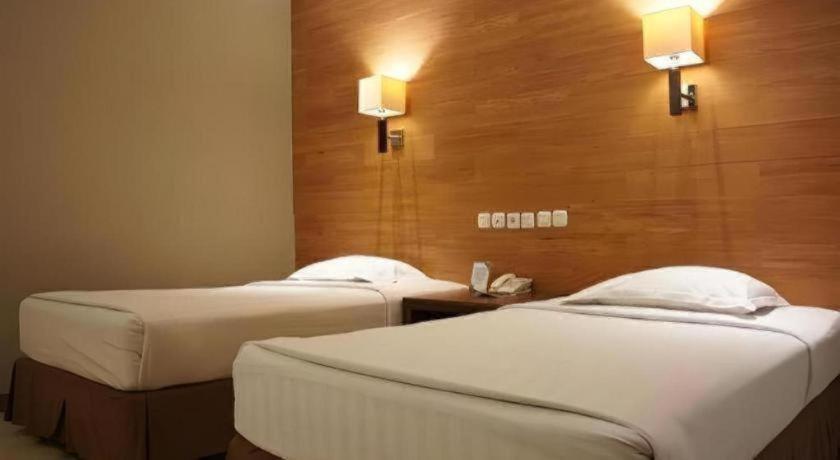 Hotel Asri Plaza Asia Тасикмалая Экстерьер фото
