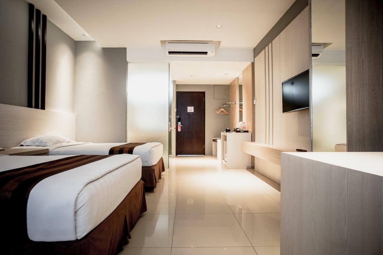 Hotel Asri Plaza Asia Тасикмалая Экстерьер фото