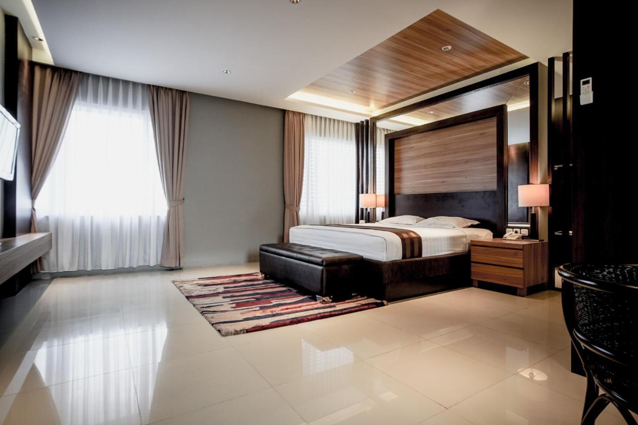 Hotel Asri Plaza Asia Тасикмалая Экстерьер фото
